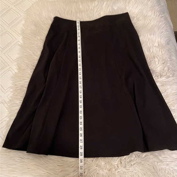 Gored black | Midi skirt - Picture 7 of 10